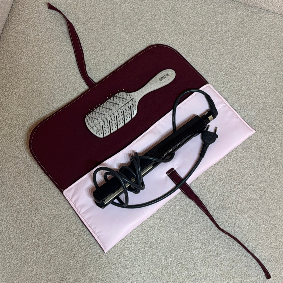 Haircare Plancha + Cepillo • Burgundy